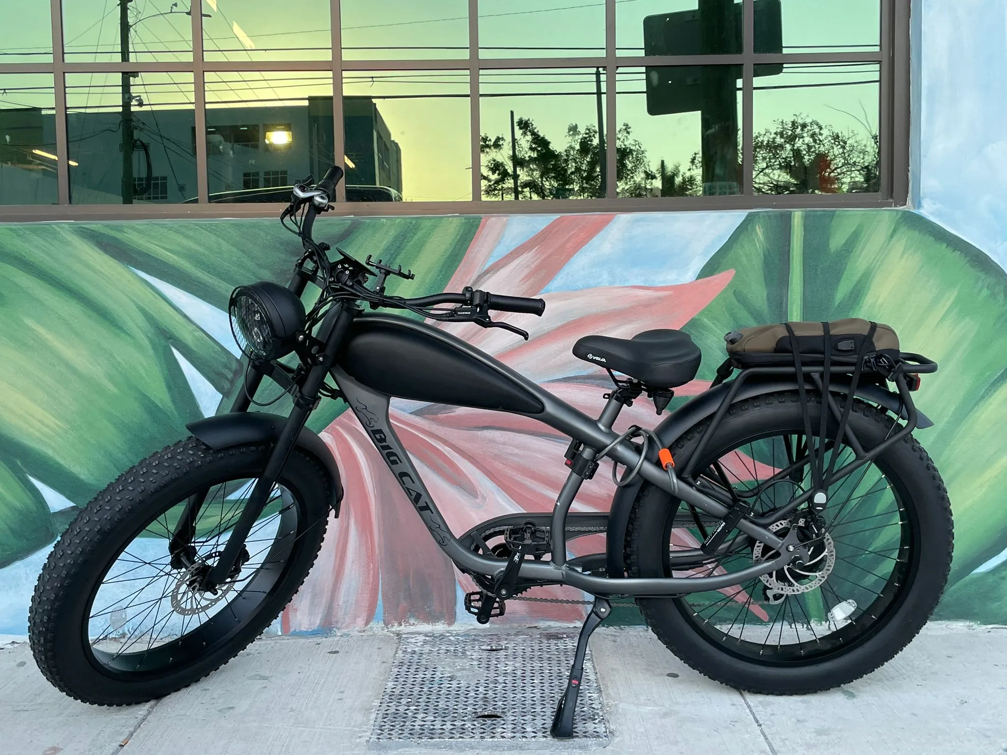 2024 Big Cat Cheetah XXL 17.5AH 750 watt- 26" Road Cruiser Electric Bike