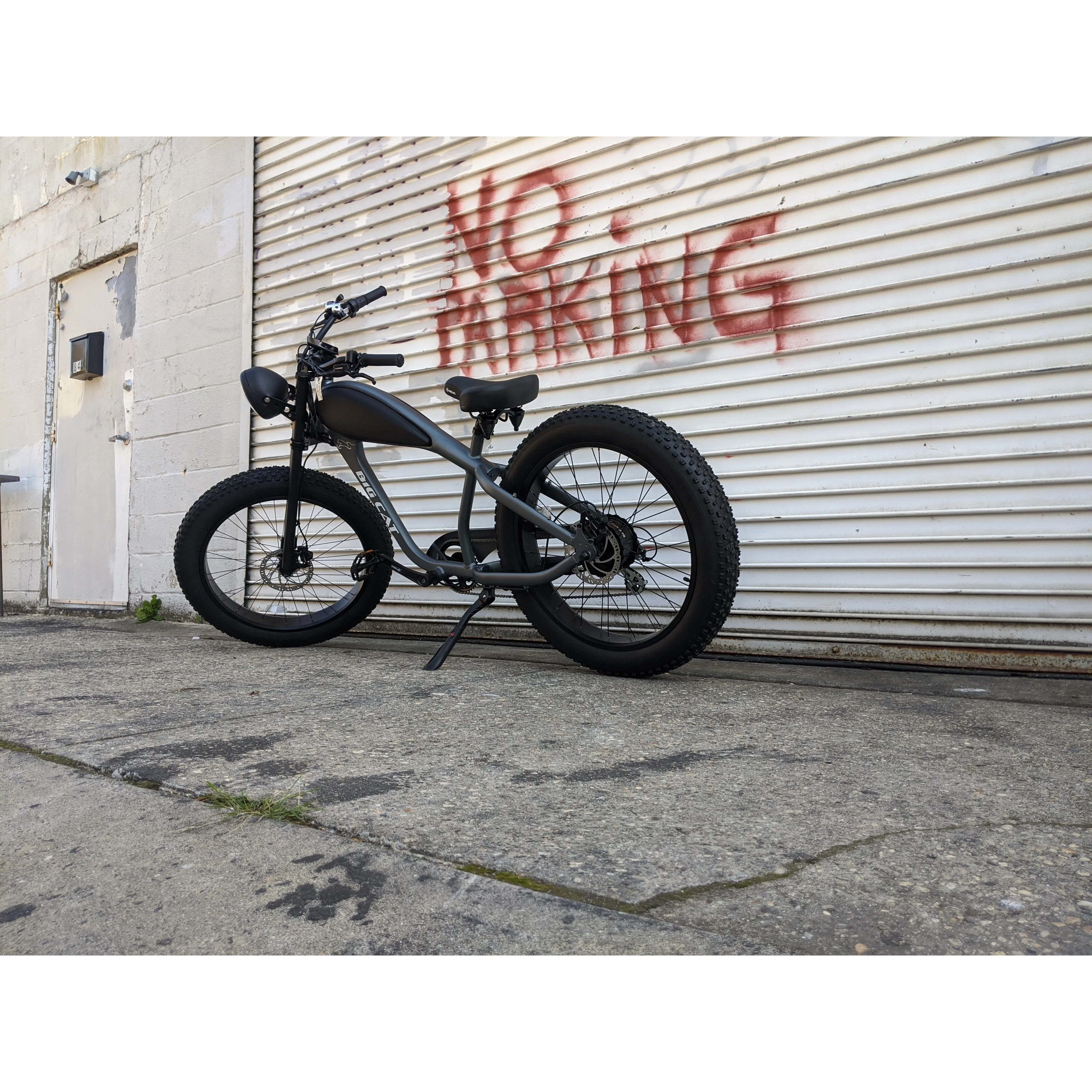 2024 Big Cat Cheetah XXL 17.5AH 750 watt- 26" Road Cruiser Electric Bike