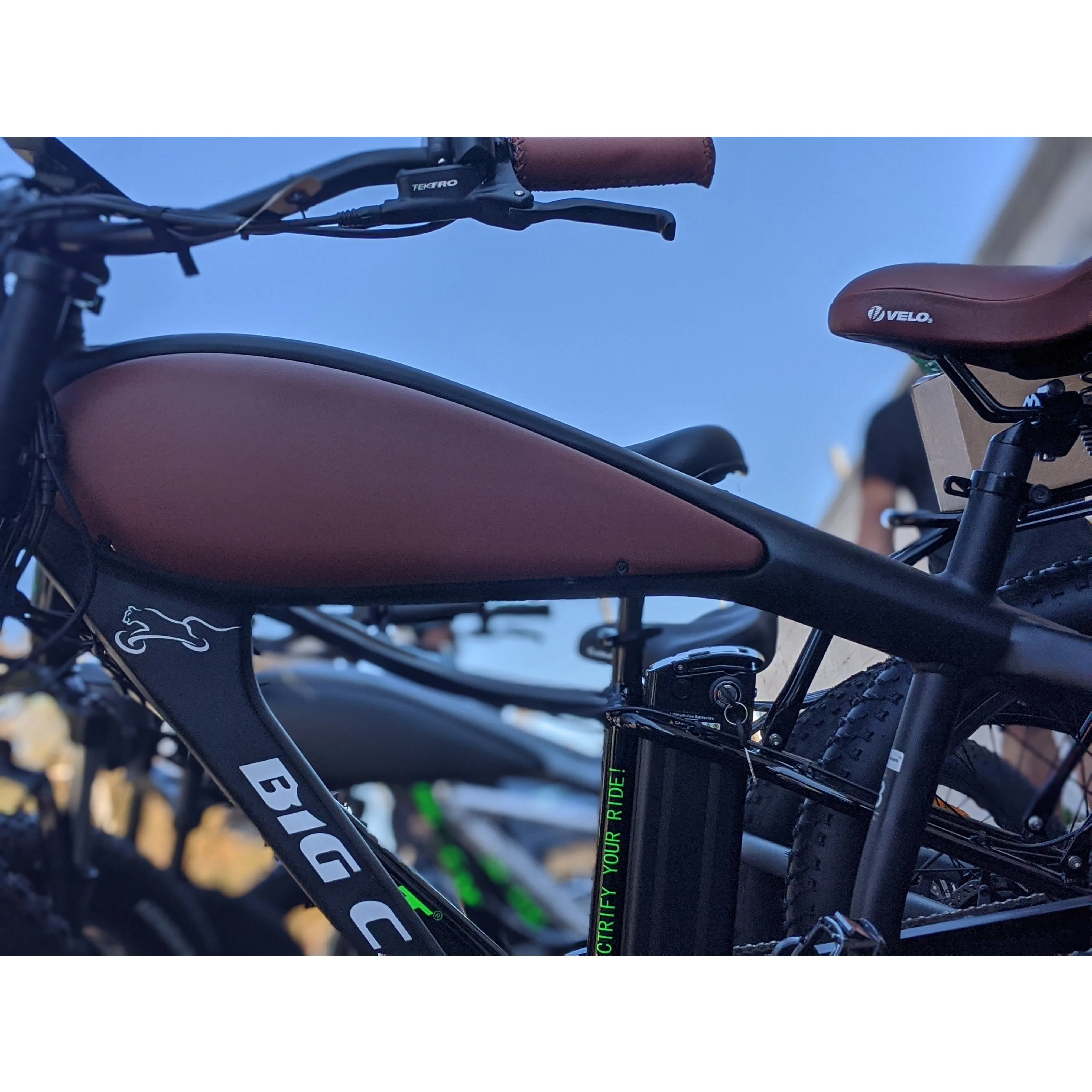 2024 Big Cat Cheetah XXL 17.5AH 750 watt- 26" Road Cruiser Electric Bike