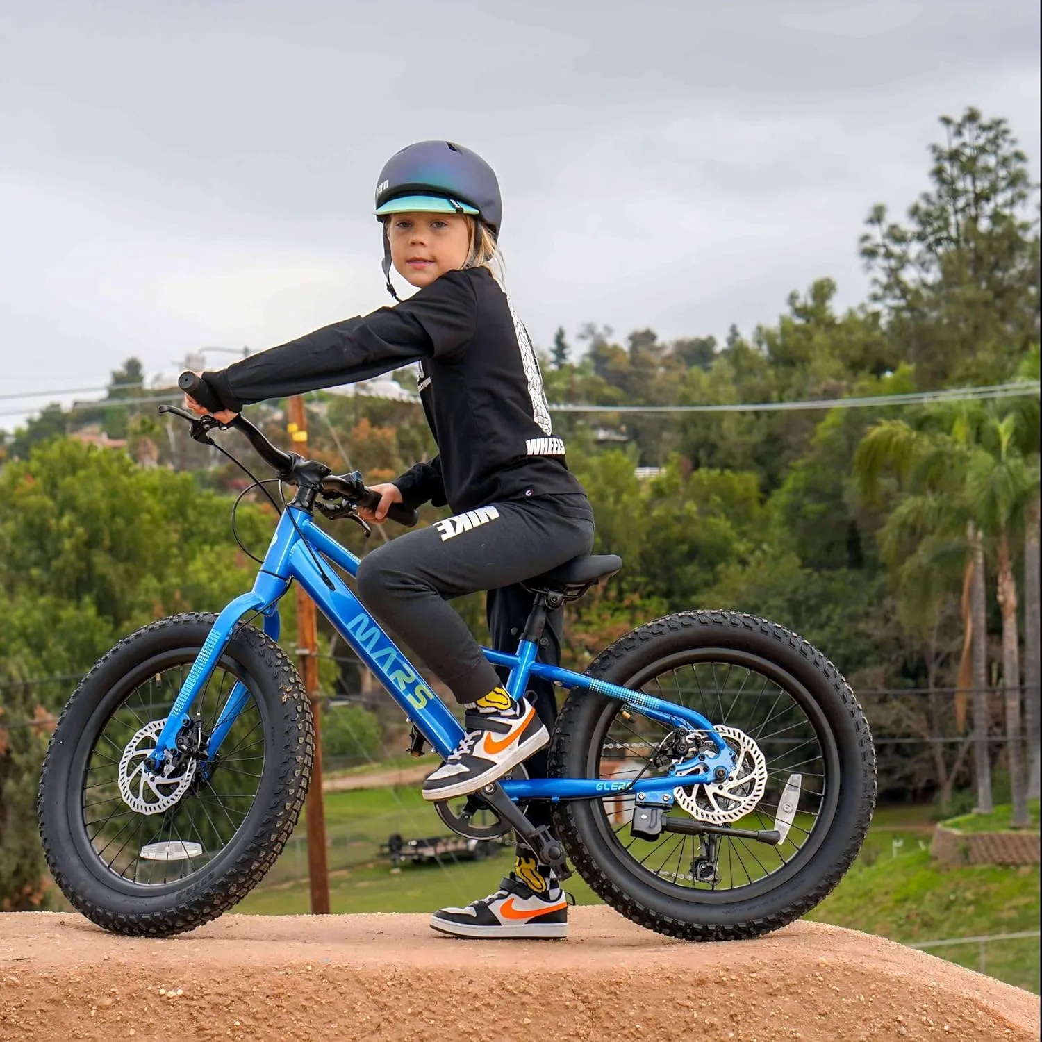 Mars Kids Mountain Bike, 20 24 Inch Fat Tire Bike for Teen Ages 6-14 Year Old, Bicycle with 2.8-Inch Wide Tires and 6 Speed Drivetrain, Multiple Colors