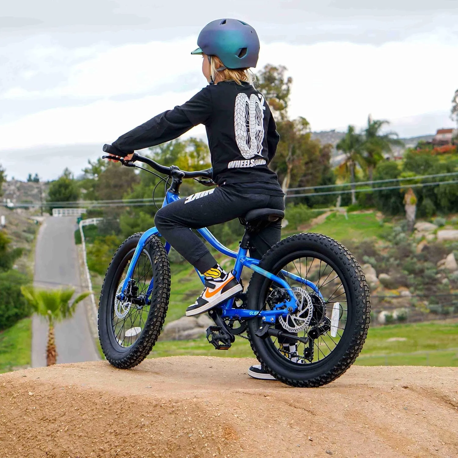Mars Kids Mountain Bike, 20 24 Inch Fat Tire Bike for Teen Ages 6-14 Year Old, Bicycle with 2.8-Inch Wide Tires and 6 Speed Drivetrain, Multiple Colors