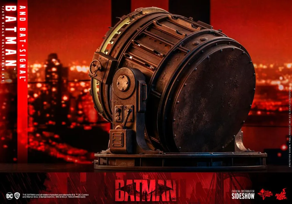 The Batman MMS641 Batman & Bat-Signal 1/6th Scale Collectible Figure Set